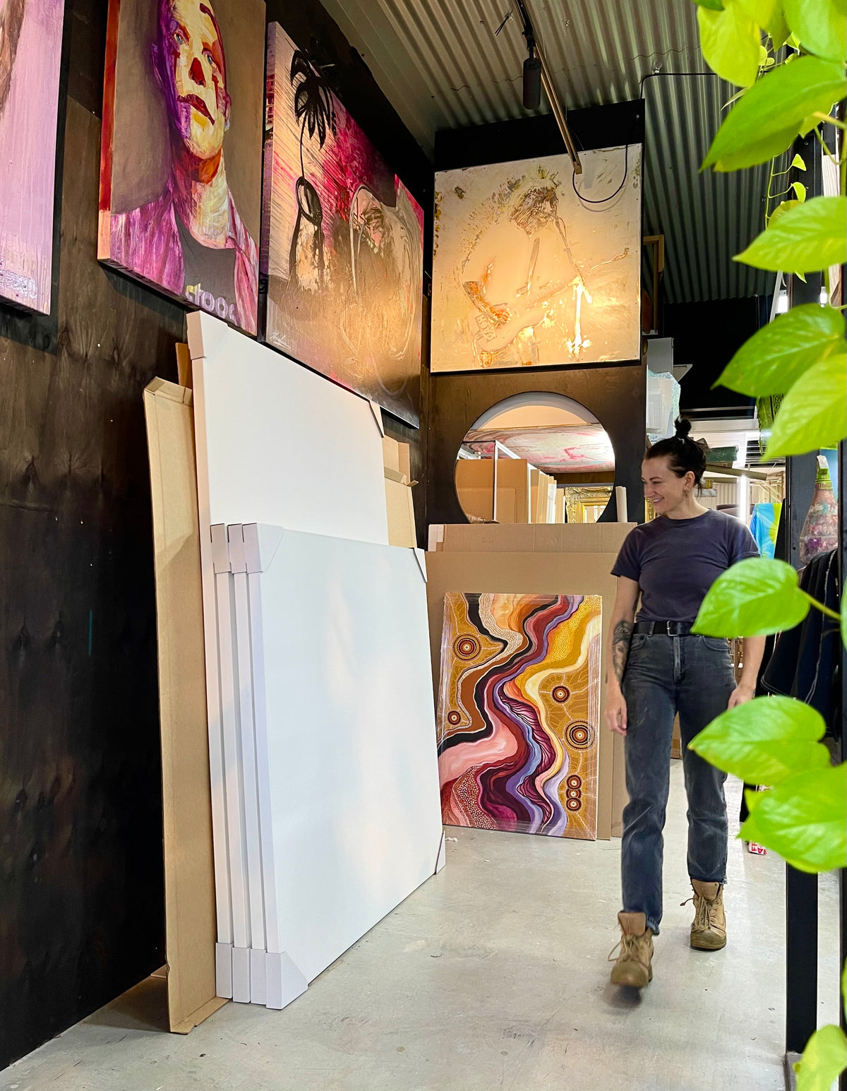 Artist Canvas + Oak Floating Frame